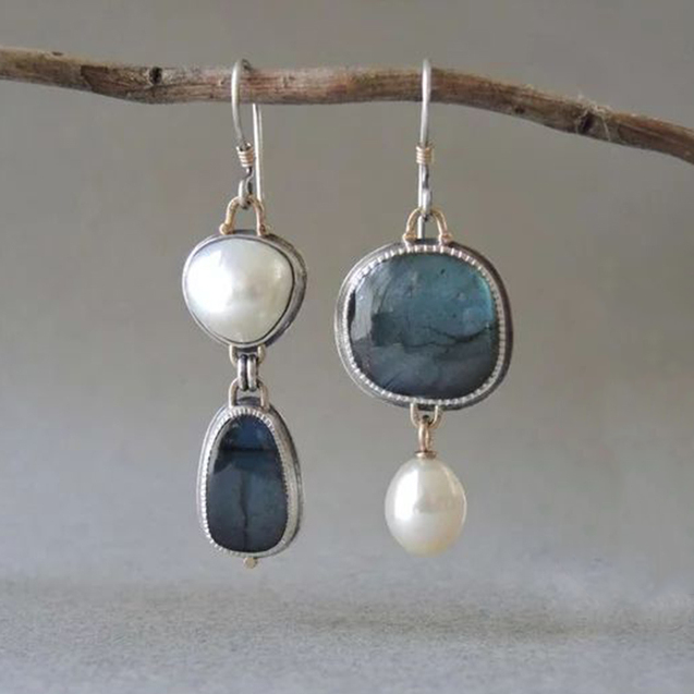Aira | Vintage Earrings with Natural Stones