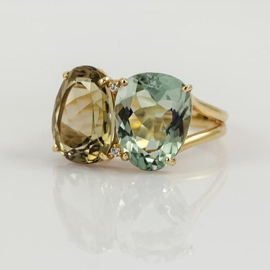 Vintage Olive Glass Gold Ring