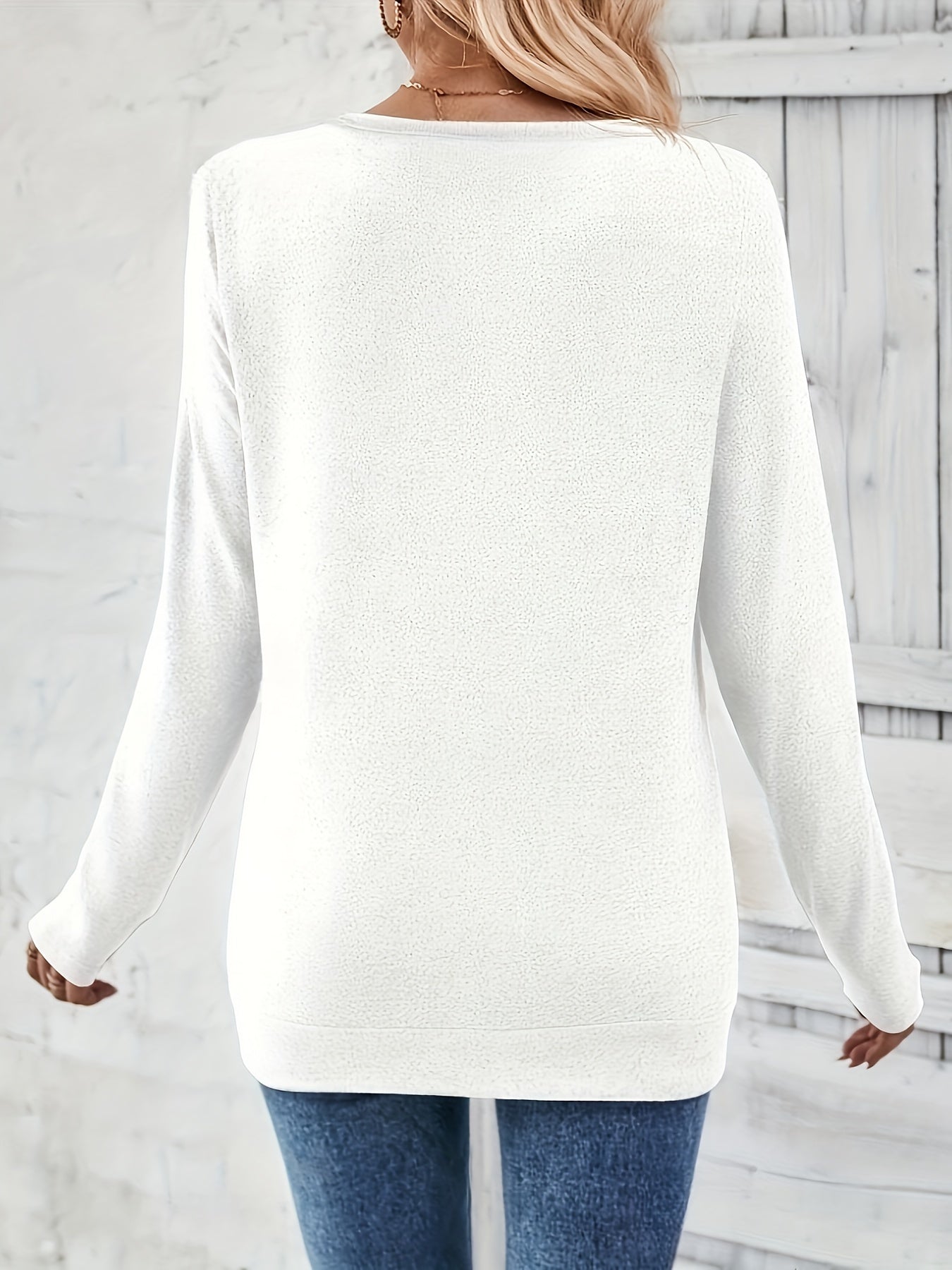 Elise | Elegant V-neck T-shirt with Long Sleeves and Button Detail