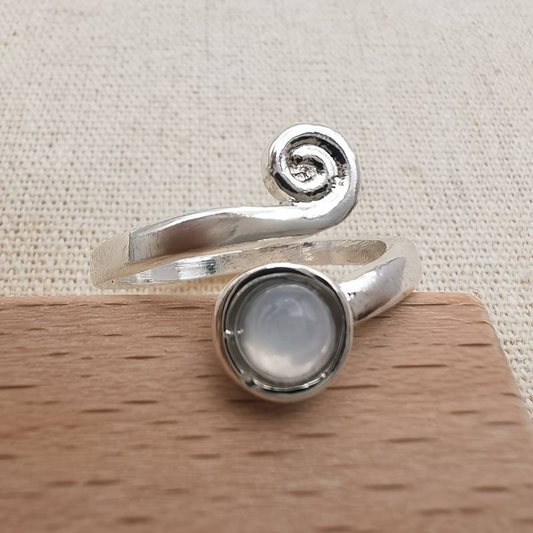 Vintage Inlaid Moonstone Ring